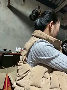 Huong-Ly online show from 1, 11, 2025