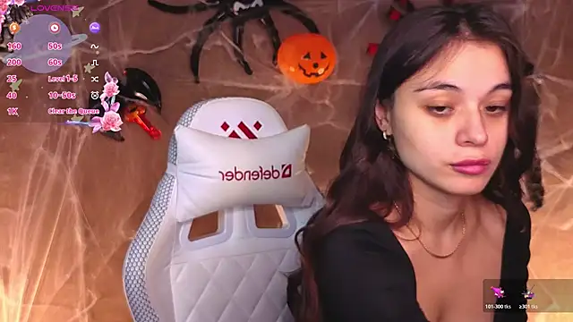 Snapshot of Leila_Hefner chatting on 21, 10, 2025 Leila Hefner online show from 21, 10, 2025