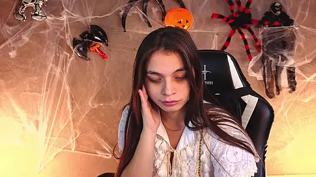 Snapshot of Leila_Hefner chatting on 30, 10, 2025 Leila Hefner online show from 30, 10, 2025