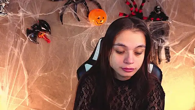 Snapshot of Leila_Hefner chatting on 31, 10, 2025 Leila Hefner online show from 31, 10, 2025