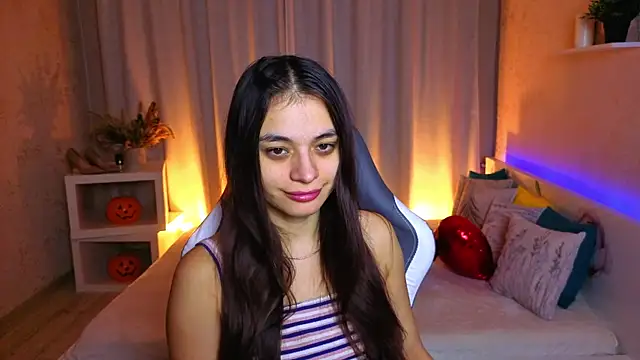 Snapshot of Leila_Hefner chatting on 26, 11, 2025 Leila Hefner online show from 26, 11, 2025