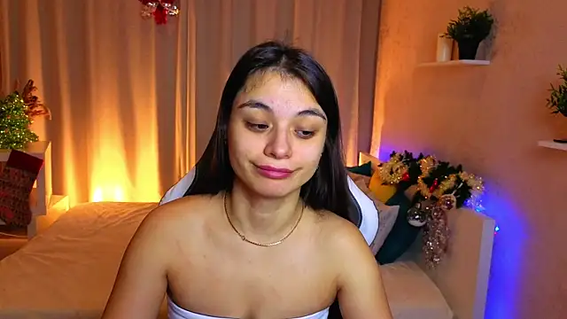 Snapshot of Leila_Hefner chatting on 4, 12, 2025 Leila Hefner online show from 4, 12, 2025