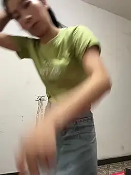 Snapshot of crhong666 chatting on 8, 9, 2025 crhong666 online show from 8, 9, 2025