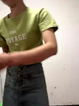 Snapshot of crhong666 chatting on 24, 9, 2025 crhong666 online show from 24, 9, 2025