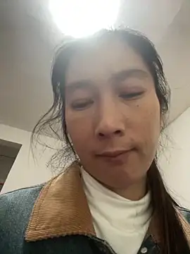 Snapshot of crhong666 chatting on 14, 11, 2025 crhong666 online show from 14, 11, 2025