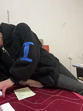 Snapshot of crhong666 chatting on 14, 12, 2025 crhong666 online show from 14, 12, 2025