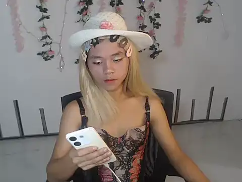 Snapshot of _lexa_ chatting on 7, 10, 2025 lexa online show from 7, 10, 2025
