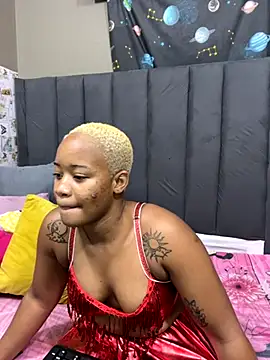 Snapshot of Dirtydaisyxx25 chatting on 26, 11, 2025 Dirtydaisyxx25 online show from 26, 11, 2025