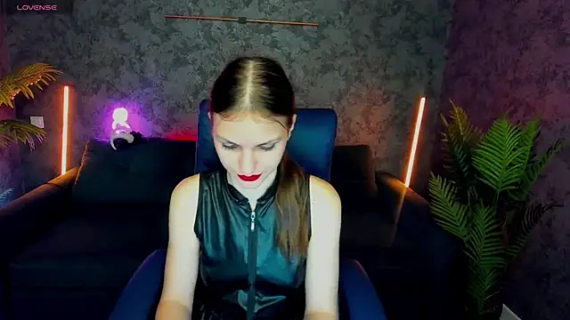 Snapshot of PussyOnLuck chatting on 6, 11, 2025 PussyOnLuck online show from 6, 11, 2025