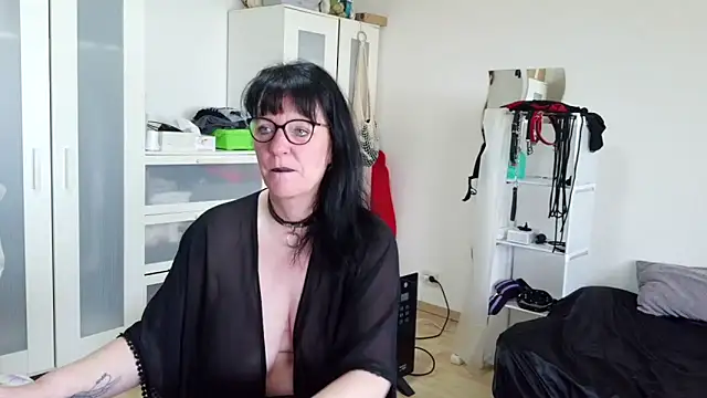 honey47 online show from 29, 3, 2026