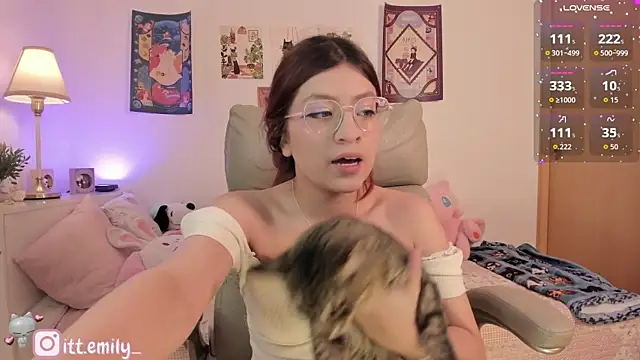 Snapshot of emily_uwu0 chatting on 9, 1, 2026 emily uwu0 online show from 9, 1, 2026