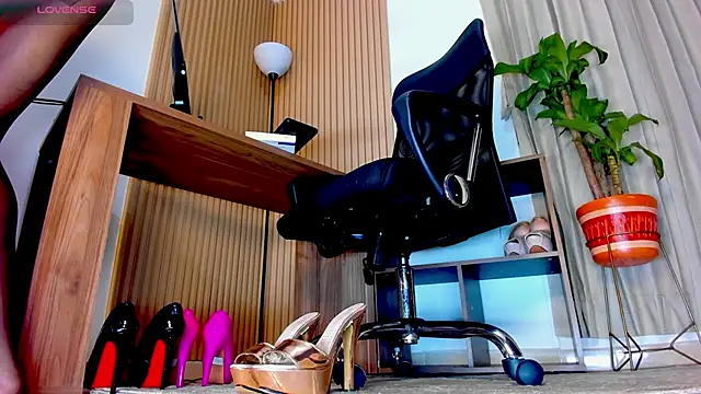 Snapshot of Anastacia_lestrange chatting on 17, 10, 2025 Anastacia lestrange online show from 17, 10, 2025