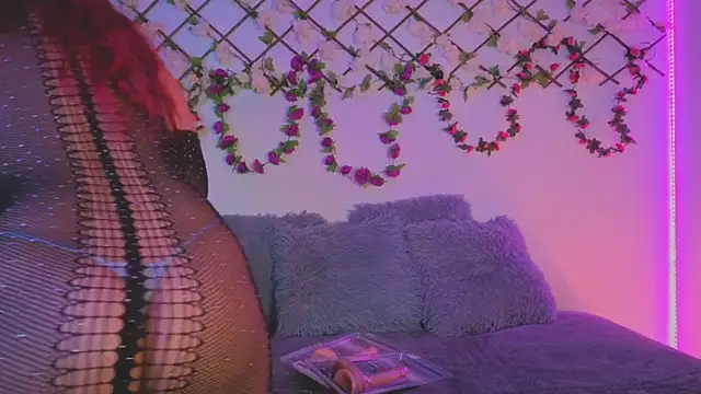 Snapshot of Lolarosesxs chatting on 25, 11, 2025 Lolarosesxs online show from 25, 11, 2025