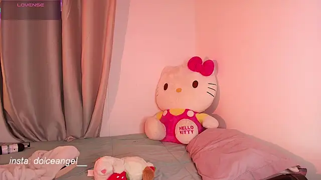 Snapshot of dulceangel__ chatting on 2, 10, 2025 dulceangel online show from 2, 10, 2025