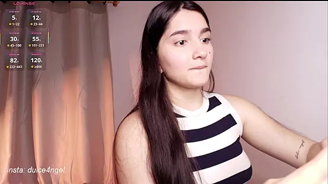 Snapshot of dulceangel__ chatting on 2, 12, 2025 dulceangel online show from 2, 12, 2025