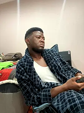 Snapshot of Dynamite_cums_in_size_2 chatting on 25, 11, 2025 Dynamite cums in size 2 online show from 25, 11, 2025