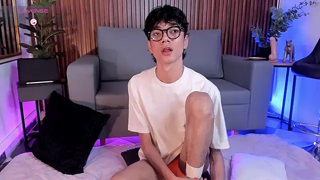 Phillicious   online show from 15, 2, 2026