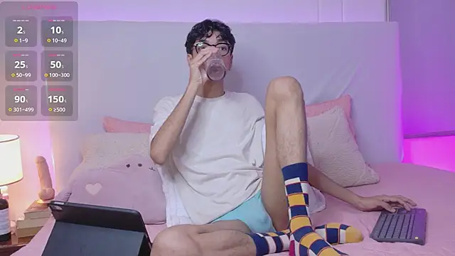 Phillicious   online show from 6, 7, 2026