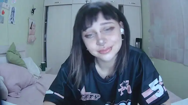SineKiraReal online show from 6, 10, 2025
