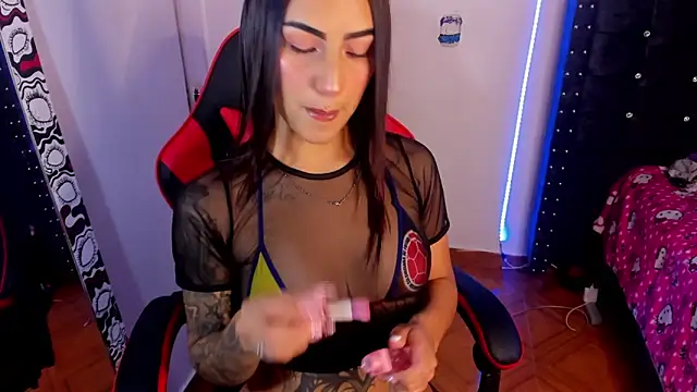 Snapshot of Samanthademonx20_ chatting on 4, 3, 2026 Samanthademonx20 online show from 4, 3, 2026