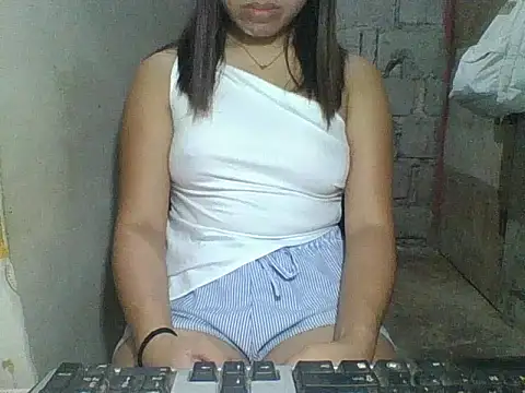 Skinny PinayGirljust18 online show from 17, 6, 2026