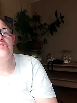 Snapshot of GordianWhirling chatting on 4, 12, 2025 GordianWhirling online show from 4, 12, 2025