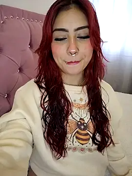 Snapshot of sarah_lark_ chatting on 25, 9, 2025 sarah lark online show from 25, 9, 2025