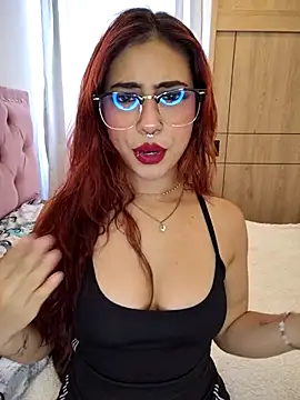 Snapshot of sarah_lark_ chatting on 3, 10, 2025 sarah lark online show from 3, 10, 2025