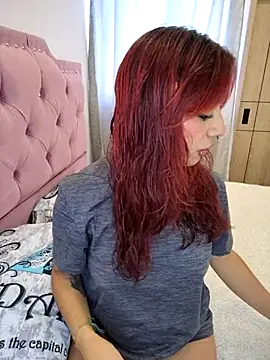 Snapshot of sarah_lark_ chatting on 19, 10, 2025 sarah lark online show from 19, 10, 2025