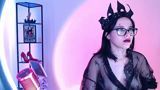 girldom online show from 7, 1, 2026