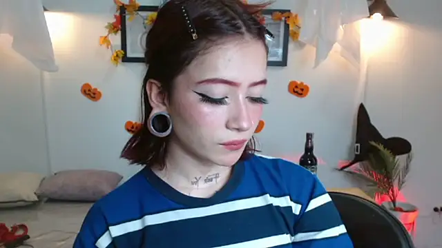 Snapshot of Evanss_lx chatting on 18, 10, 2025 Evanss lx online show from 18, 10, 2025