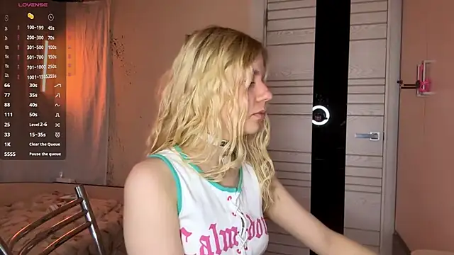 MaryjaneSpider online show from 16, 9, 2025