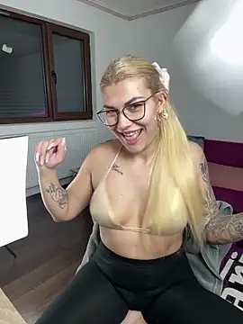 MiaKiittyy online show from 30, 11, 2025