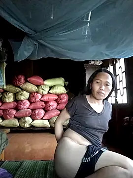 Snapshot of PhamPm70 chatting on 13, 11, 2025 PhamPm70 online show from 13, 11, 2025