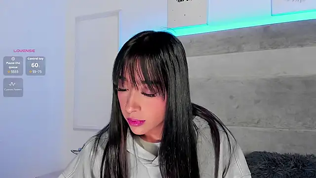 Snapshot of Aleja_ruizz chatting on 20, 11, 2025 Aleja ruizz online show from 20, 11, 2025