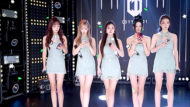 Snapshot of cdyyds001 chatting on 12, 10, 2025 cdyyds001 online show from 12, 10, 2025