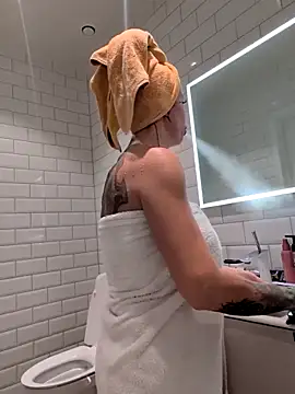 sexygilf82 online show from 13, 11, 2025