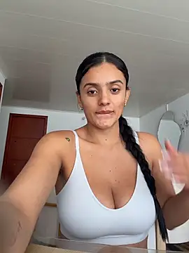 Snapshot of AnaaFaith_ chatting on 27, 4, 2026 AnaaFaith online show from 27, 4, 2026