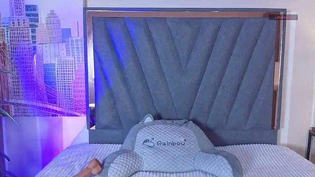 VelvetFox  online show from 4, 3, 2026