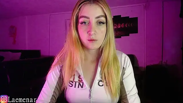 Saraa-Smith online show from 6, 11, 2025