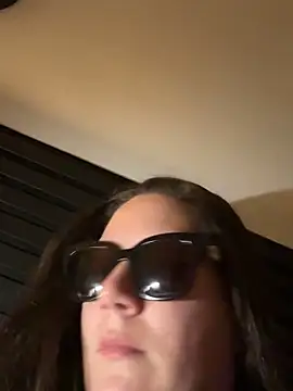 melanie75020 online show from 3, 3, 2026