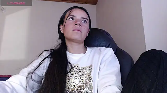 Snapshot of Skylar_Serenity chatting on 27, 11, 2025 Skylar Serenity online show from 27, 11, 2025