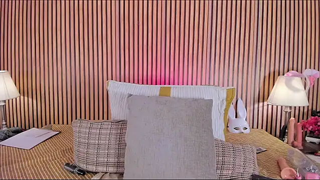 keeyla stone online show from 25, 11, 2025