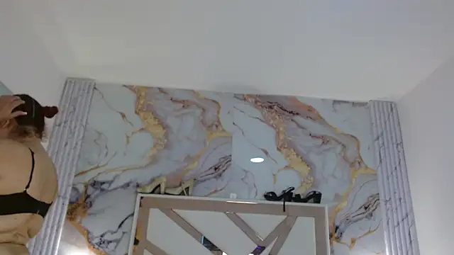 VanessaHard as online show from 5, 10, 2025