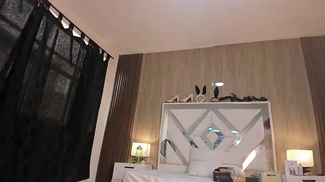 VanessaHard as online show from 3, 12, 2025