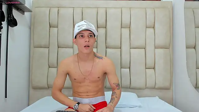 ZafiroAndFlynn online show from 29, 3, 2026