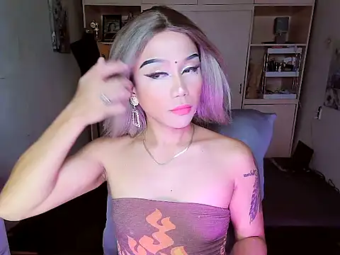 YourNikkieXxx online show from 20, 10, 2025