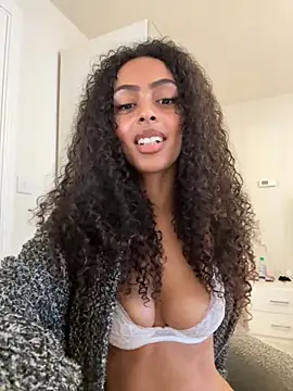 Snapshot of yasmingarcia chatting on 29, 10, 2025 yasmingarcia online show from 29, 10, 2025