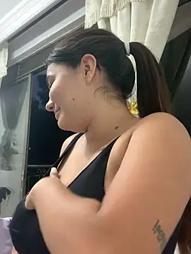 Laia Gomez online show from 17, 11, 2025