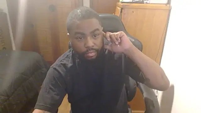 Snapshot of Breadwinnah chatting on 23, 9, 2025 Breadwinnah online show from 23, 9, 2025